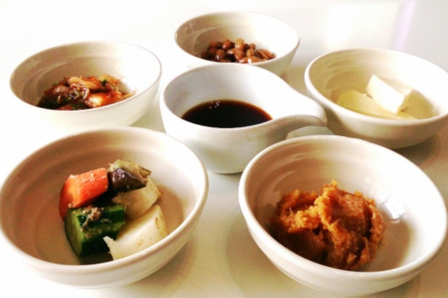 ぬか漬け、キムチ、醤油、チーズ、納豆などの発酵食品